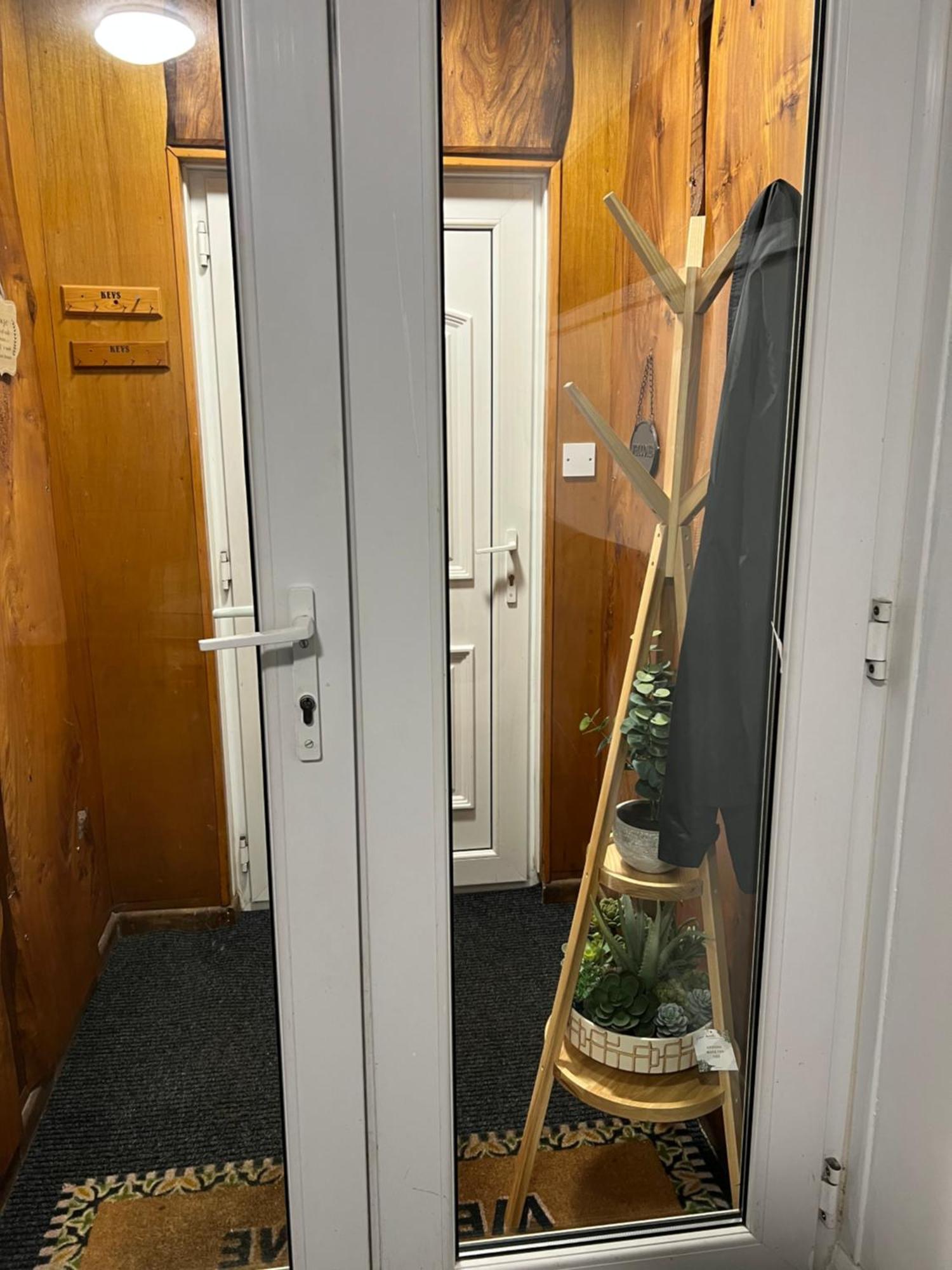 Twin Room At The Bungalow With Shared Shower Room Kettering Exterior foto